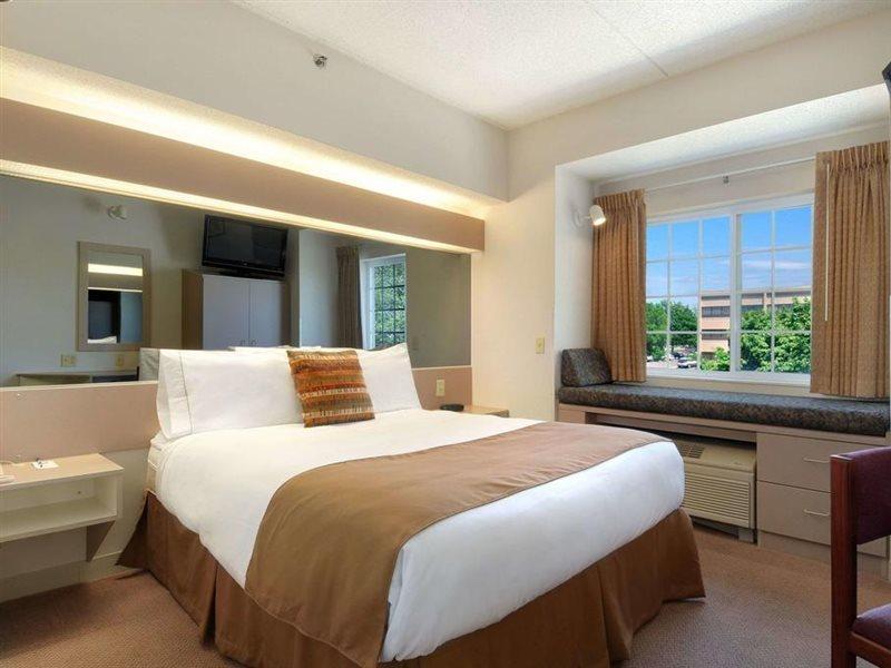 Microtel Inn & Suites By Wyndham Bloomington Msp Airport Bagian luar foto