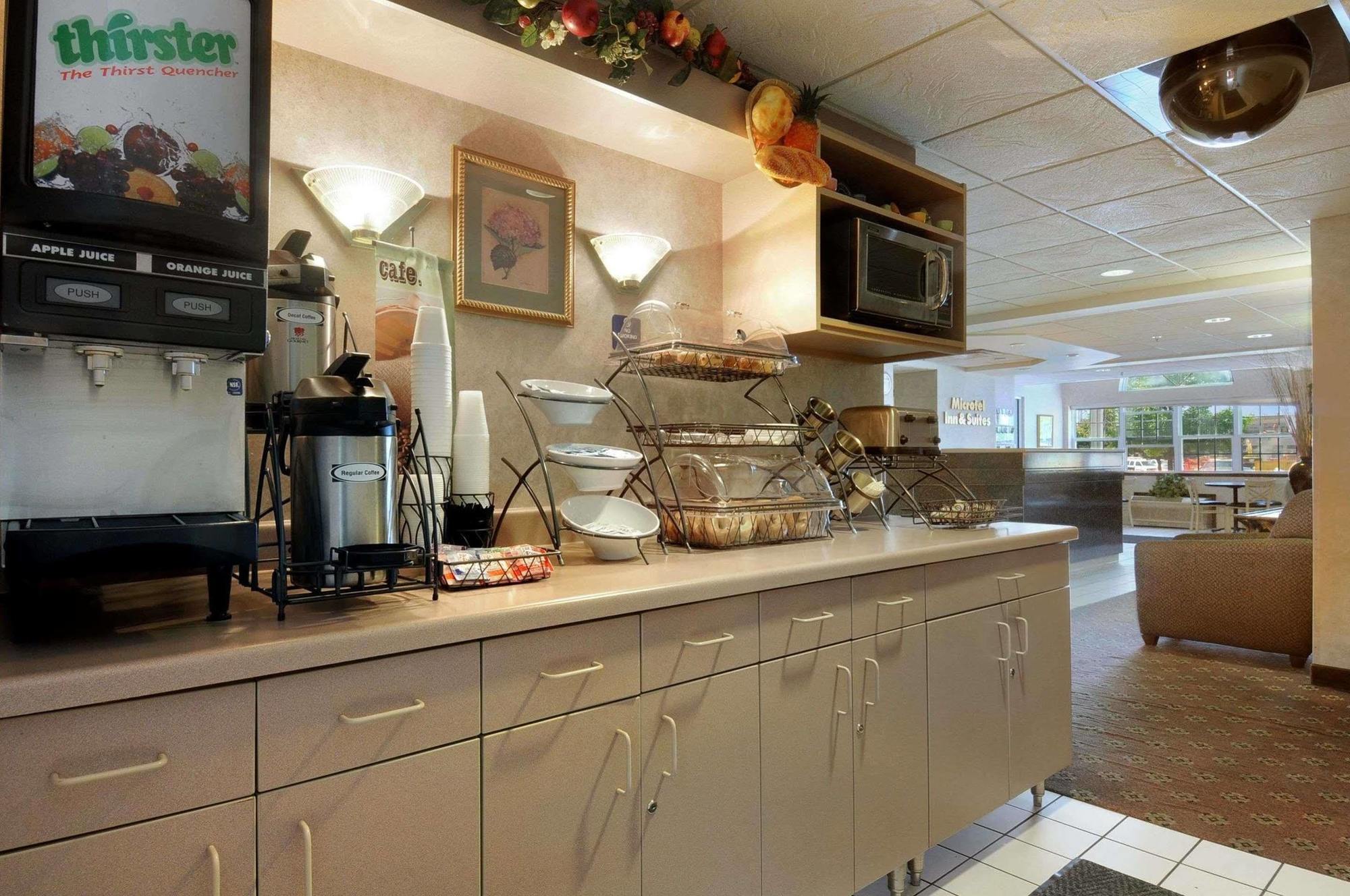 Microtel Inn & Suites By Wyndham Bloomington Msp Airport Bagian luar foto