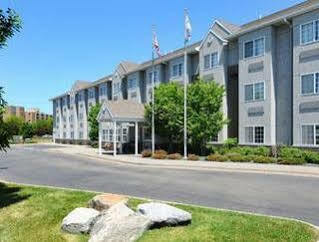 Microtel Inn & Suites By Wyndham Bloomington Msp Airport Bagian luar foto